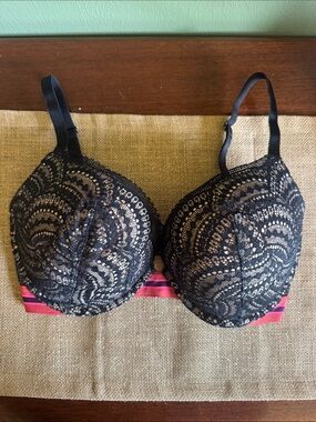 Victoria's Secret Very Sexy Lace Push-Up Bra Black Tan Cups Pink Band 34DDD
